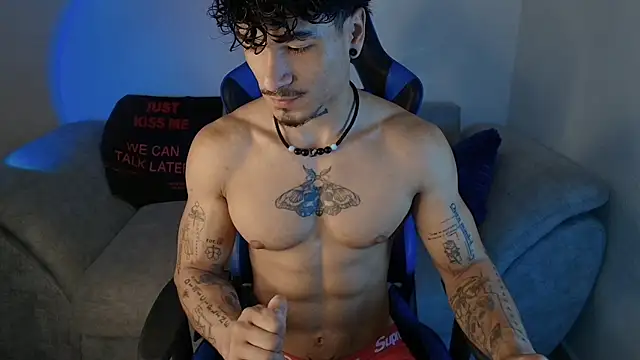 Snapshot of Thomas_Fit1 chatting on 17, 7, 2026 Thomas Fit1 online show from 17, 7, 2026