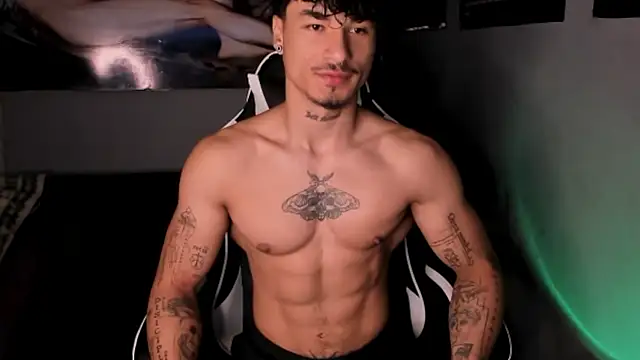 Snapshot of Thomas_Fit1 chatting on 12, 6, 2026 Thomas Fit1 online show from 12, 6, 2026