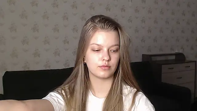 Snapshot of EmySway chatting on 17, 3, 2025 EmySway online show from 17, 3, 2025