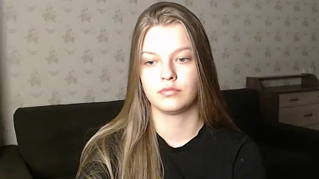 Snapshot of EmySway chatting on 12, 3, 2025 EmySway online show from 12, 3, 2025