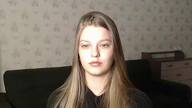 Snapshot of EmySway chatting on 12, 3, 2025 EmySway online show from 12, 3, 2025