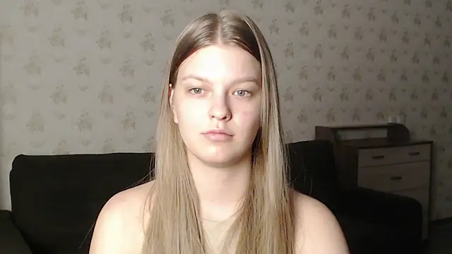 Snapshot of EmySway chatting on 10, 2, 2025 EmySway online show from 10, 2, 2025