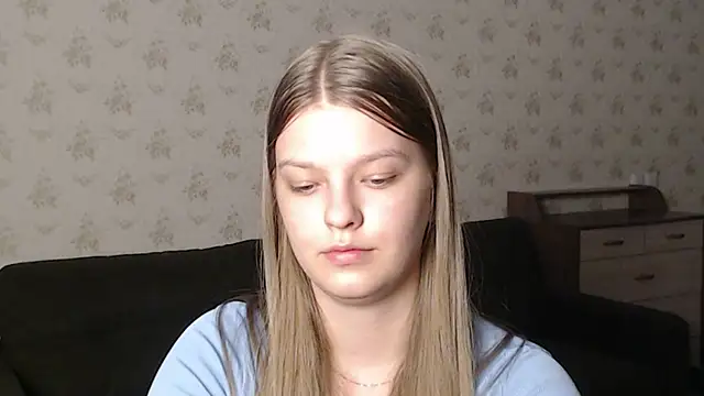Snapshot of EmySway chatting on 11, 3, 2025 EmySway online show from 11, 3, 2025