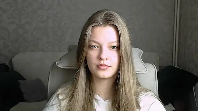 Snapshot of EmySway chatting on 14, 2, 2025 EmySway online show from 14, 2, 2025