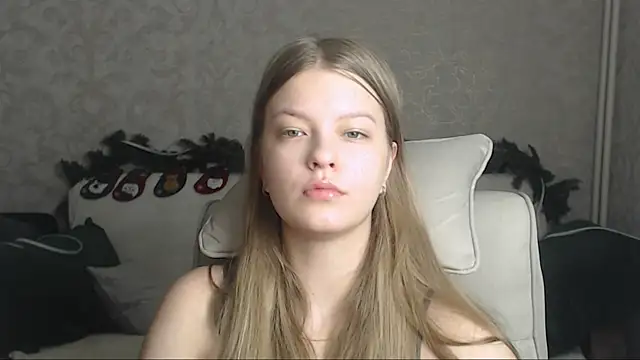 Snapshot of EmySway chatting on 5, 1, 2025 EmySway online show from 5, 1, 2025