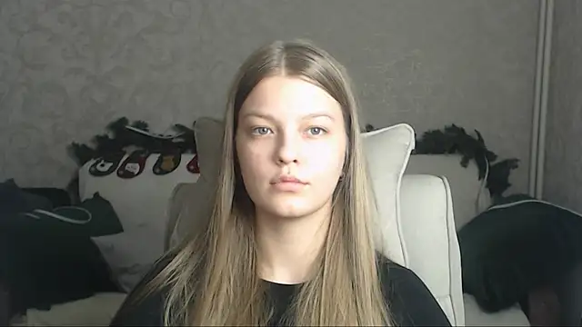 Snapshot of EmySway chatting on 7, 1, 2025 EmySway online show from 7, 1, 2025