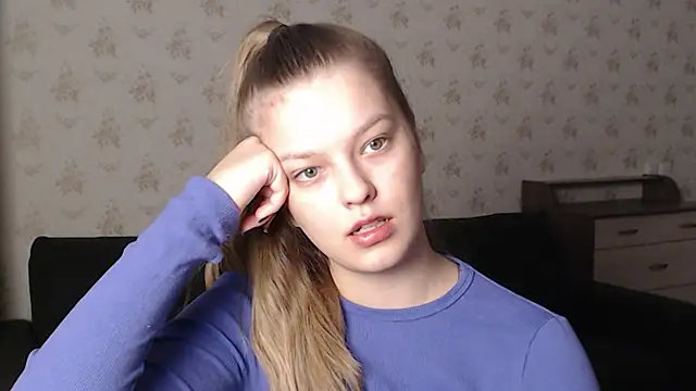 Snapshot of EmySway chatting on 24, 2, 2025 EmySway online show from 24, 2, 2025
