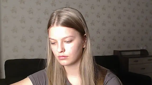 Snapshot of EmySway chatting on 21, 12, 2024 EmySway online show from 21, 12, 2024