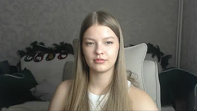 Snapshot of EmySway chatting on 31, 12, 2024 EmySway online show from 31, 12, 2024