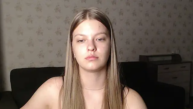 Snapshot of EmySway chatting on 28, 12, 2024 EmySway online show from 28, 12, 2024