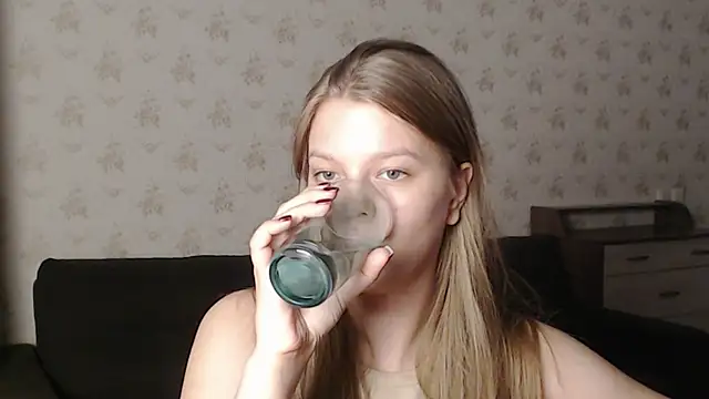 Snapshot of EmySway chatting on 11, 2, 2025 EmySway online show from 11, 2, 2025