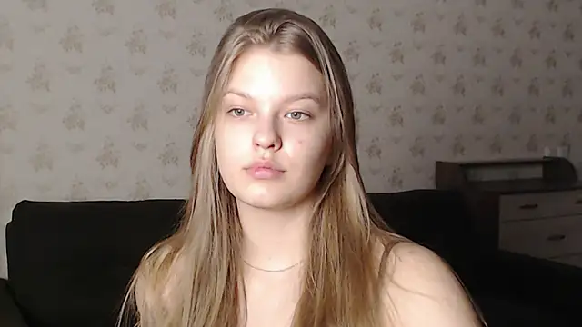 Snapshot of EmySway chatting on 9, 2, 2025 EmySway online show from 9, 2, 2025