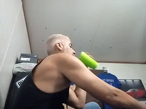 Xoc8  online show from 18, 10, 2025