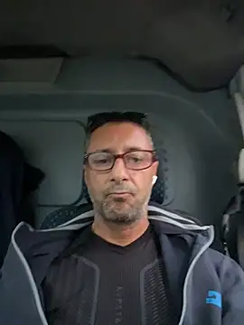 Snapshot of PORCOFIRENZEXXX chatting on 14, 11, 2025 PORCOFIRENZEXXX online show from 14, 11, 2025