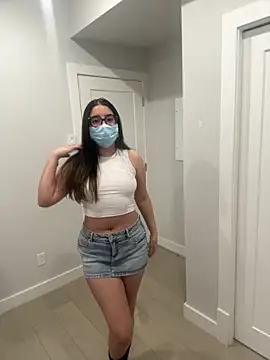 jAsMinE678 online show from 4, 4, 2026