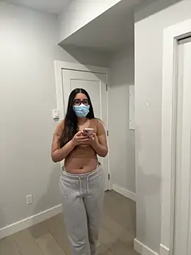 jAsMinE678 online show from 7, 4, 2026