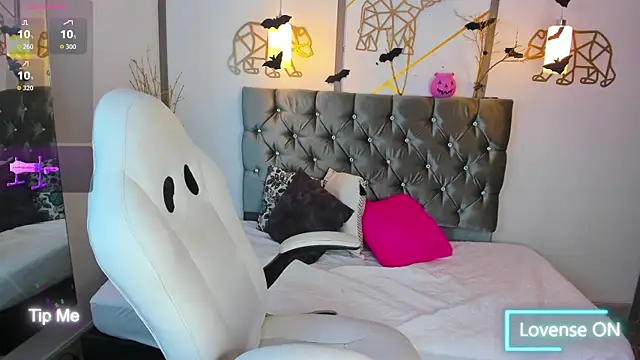 Snapshot of SalmaZaman chatting on 20, 10, 2025 SalmaZaman online show from 20, 10, 2025