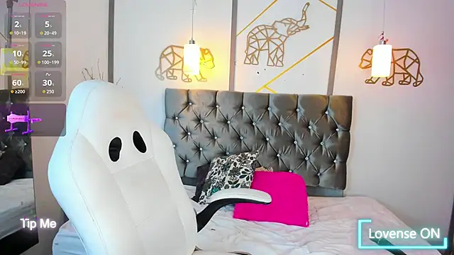 Snapshot of SalmaZaman chatting on 8, 10, 2025 SalmaZaman online show from 8, 10, 2025