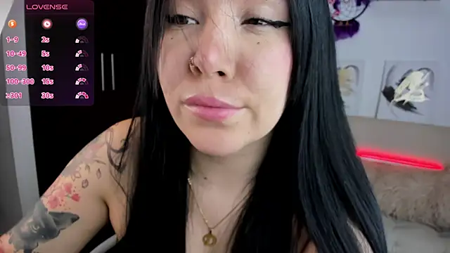 AilynRed online show from 15, 10, 2025