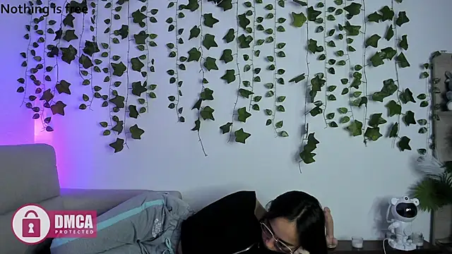Snapshot of Alana_Pherson chatting on 9, 4, 2026 Alana Pherson online show from 9, 4, 2026
