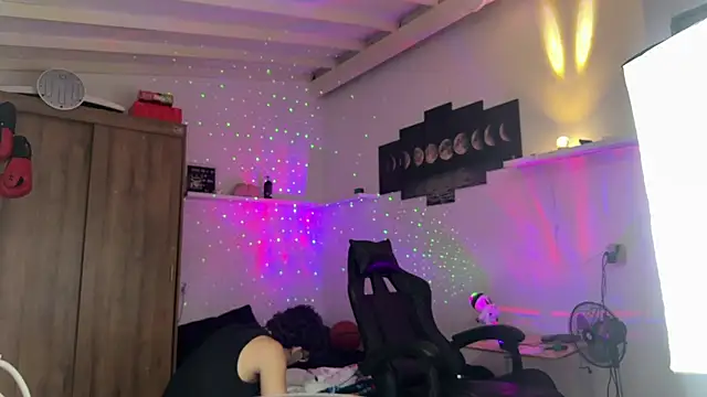 Kisan Smith online show from 5, 4, 2026