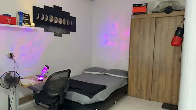 Kisan Smith online show from 24, 11, 2025