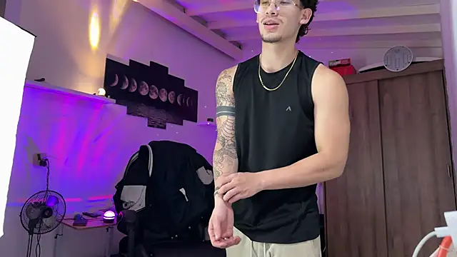 Kisan Smith online show from 9, 4, 2026