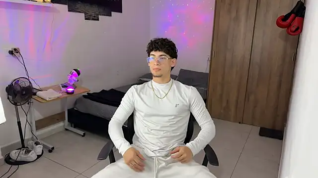 Kisan Smith online show from 20, 11, 2025