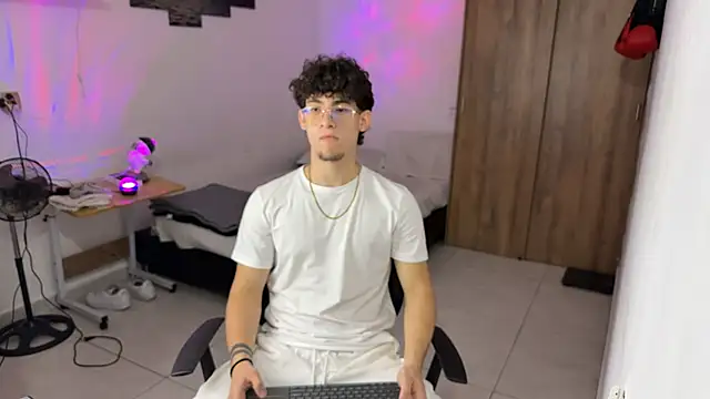 Kisan Smith online show from 14, 11, 2025