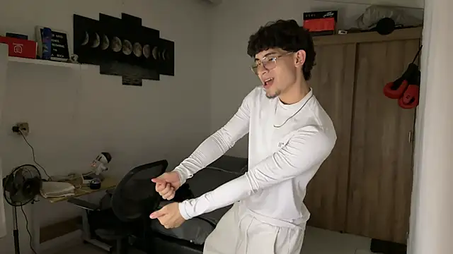 Kisan Smith online show from 21, 11, 2025