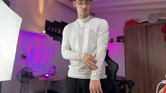 Kisan Smith online show from 10, 3, 2026