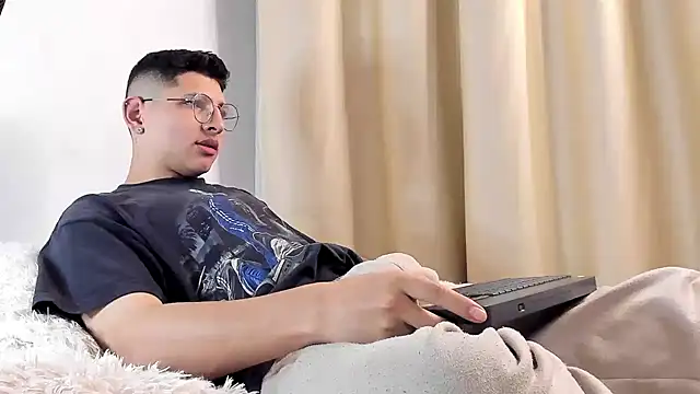 a lejandro 0 8 online show from 8, 2, 2025
