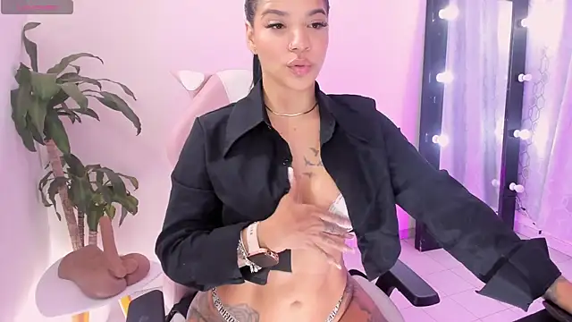 EmmaRusellx online show from 19, 5, 2026