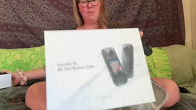GlitterKitty108 online show from 5, 5, 2026
