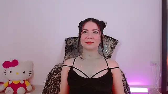 LauryMoons online show from 8, 5, 2026