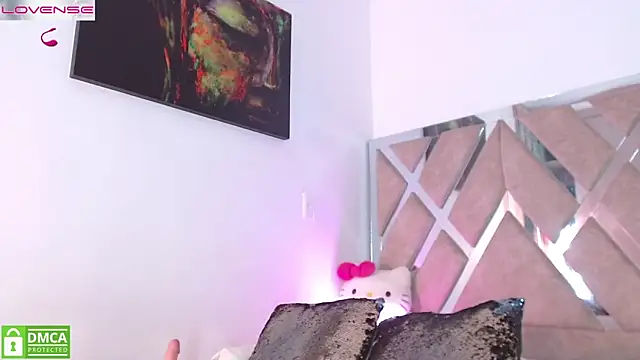 Snapshot of LauryMoons chatting on 3, 2, 2026 LauryMoons online show from 3, 2, 2026