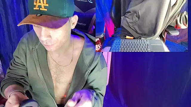 sexyboycolombi4 online show from 15, 2, 2025