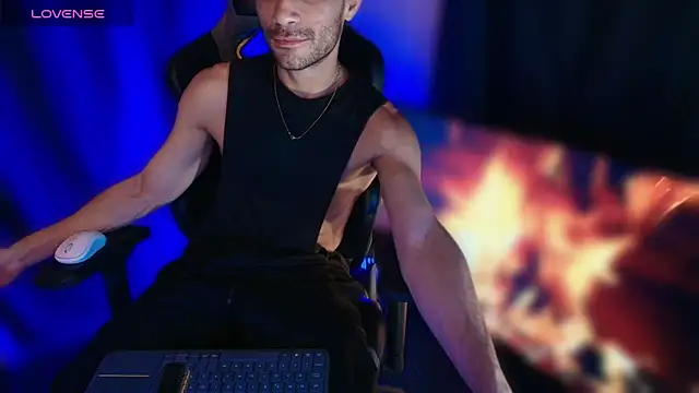 sexyboycolombi4 online show from 22, 4, 2026