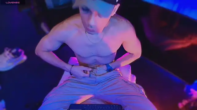 Snapshot of sexyboycolombi4 chatting on 1, 12, 2025 sexyboycolombi4 online show from 1, 12, 2025