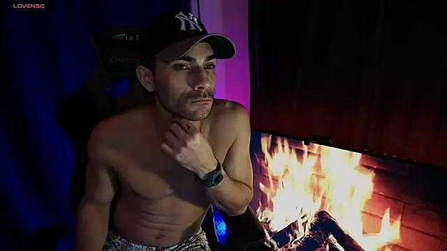 sexyboycolombi4 online show from 26, 2, 2026