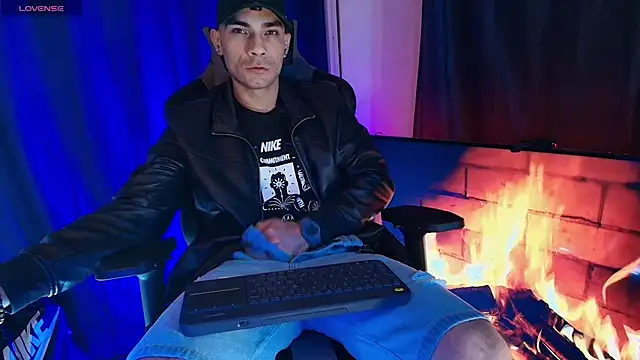 sexyboycolombi4 online show from 12, 4, 2026