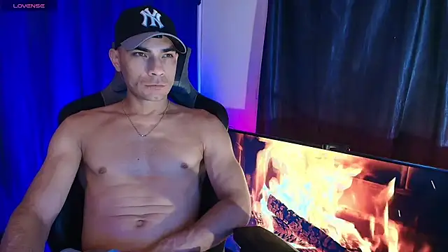 Snapshot of sexyboycolombi4 chatting on 29, 6, 2026 sexyboycolombi4 online show from 29, 6, 2026