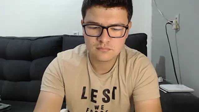 Plug Control online show from 11, 5, 2026