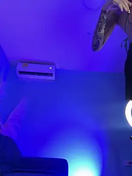 Courtney gonet online show from 24, 10, 2025