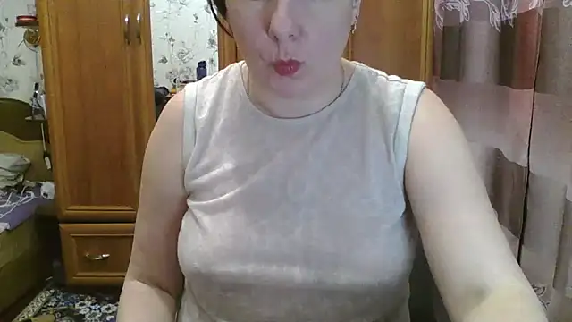 Snapshot of SophieNightAh chatting on 2, 2, 2025 SophieNightAh online show from 2, 2, 2025
