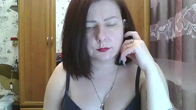 Snapshot of SophieNightAh chatting on 2, 3, 2025 SophieNightAh online show from 2, 3, 2025
