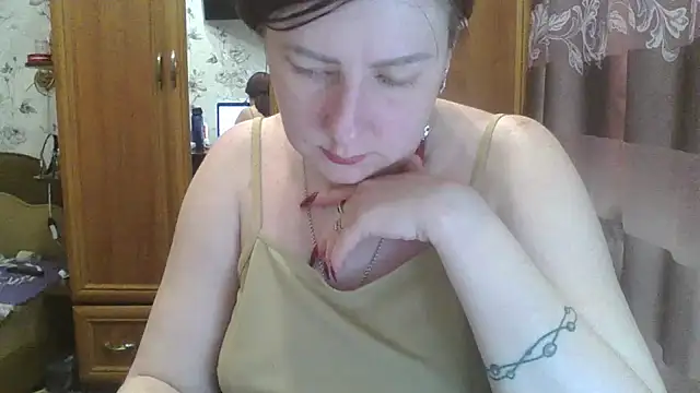 Snapshot of SophieNightAh chatting on 5, 2, 2025 SophieNightAh online show from 5, 2, 2025