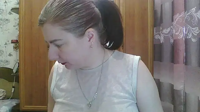 Snapshot of SophieNightAh chatting on 19, 2, 2025 SophieNightAh online show from 19, 2, 2025