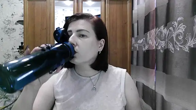 Snapshot of SophieNightAh chatting on 15, 9, 2025 SophieNightAh online show from 15, 9, 2025