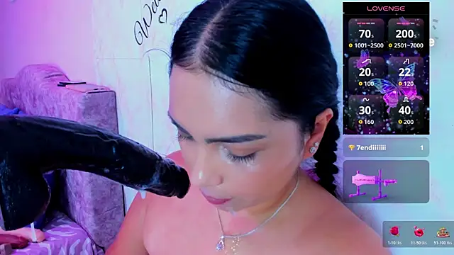Snapshot of evelinn_belen chatting on 1, 6, 2026 evelinn belen online show from 1, 6, 2026